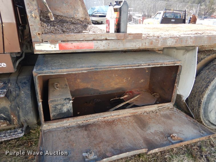 image for item GB9795 1990 Ford L9000 flat dump bed truck