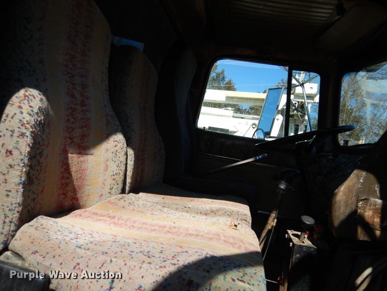 image for item GB9795 1990 Ford L9000 flat dump bed truck