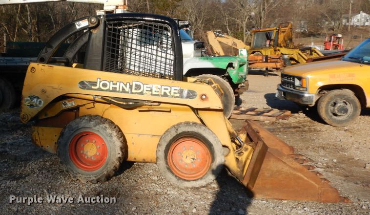 image for item GB9796 2002 John Deere 240  skid steer loader