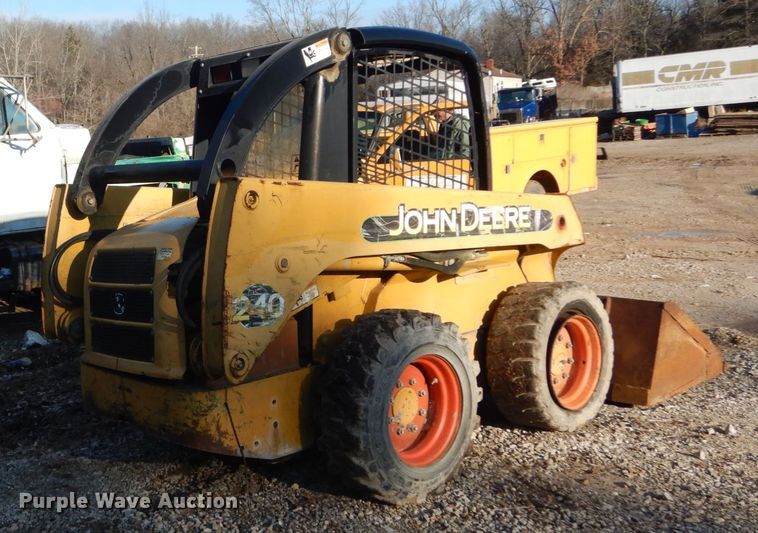 image for item GB9796 2002 John Deere 240  skid steer loader