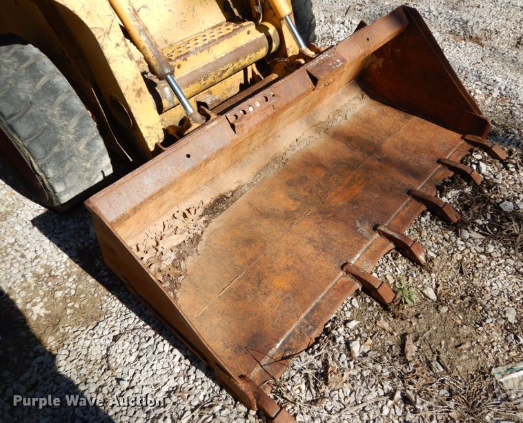 image for item GB9796 2002 John Deere 240  skid steer loader