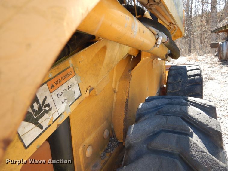 image for item GB9796 2002 John Deere 240  skid steer loader