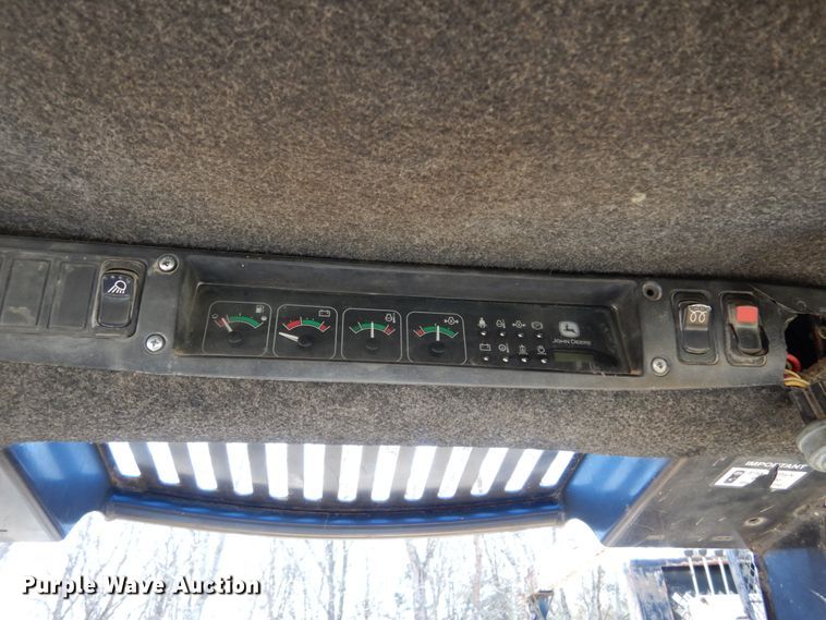 image for item GB9796 2002 John Deere 240  skid steer loader