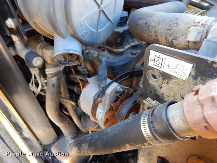 image for item GB9796 2002 John Deere 240  skid steer loader