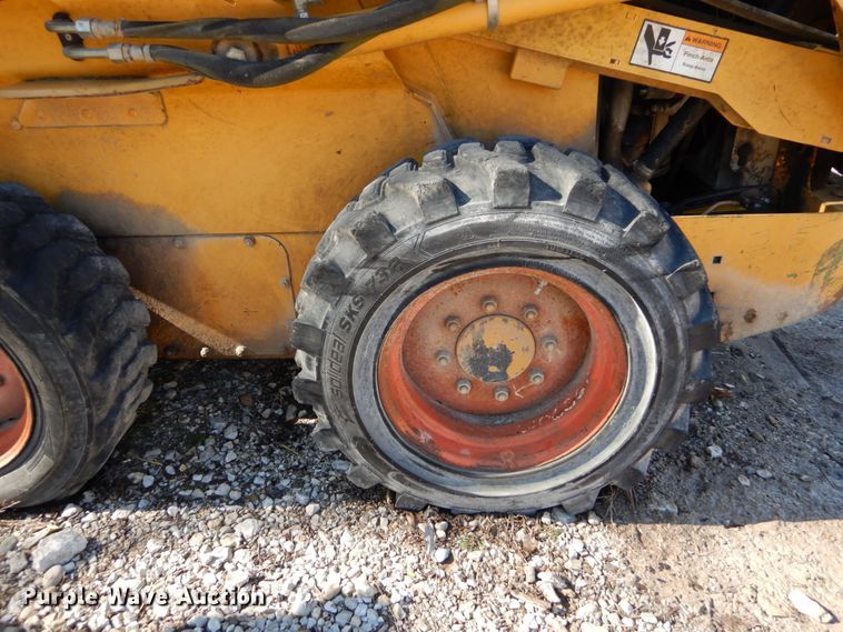 image for item GB9796 2002 John Deere 240  skid steer loader