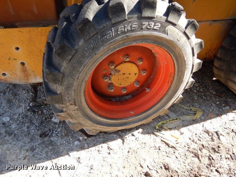 image for item GB9796 2002 John Deere 240  skid steer loader