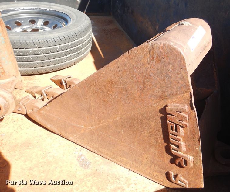 image for item GD9170 Case 12"W excavator bucket