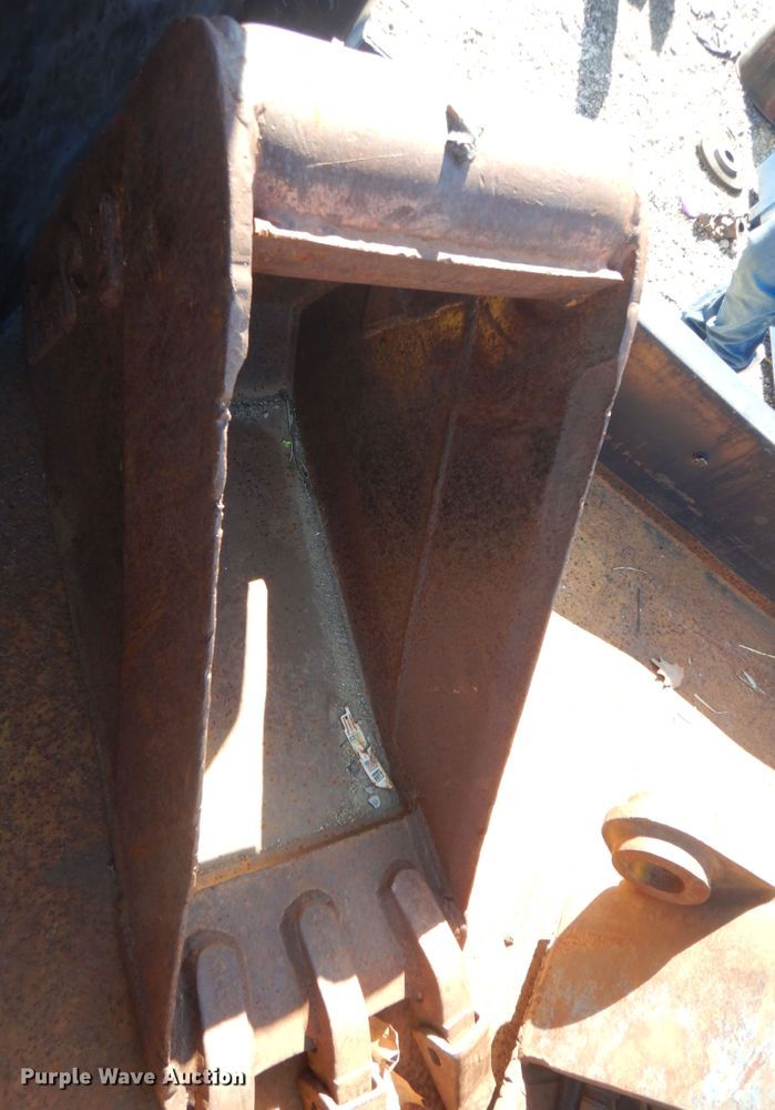 image for item GD9170 Case 12"W excavator bucket