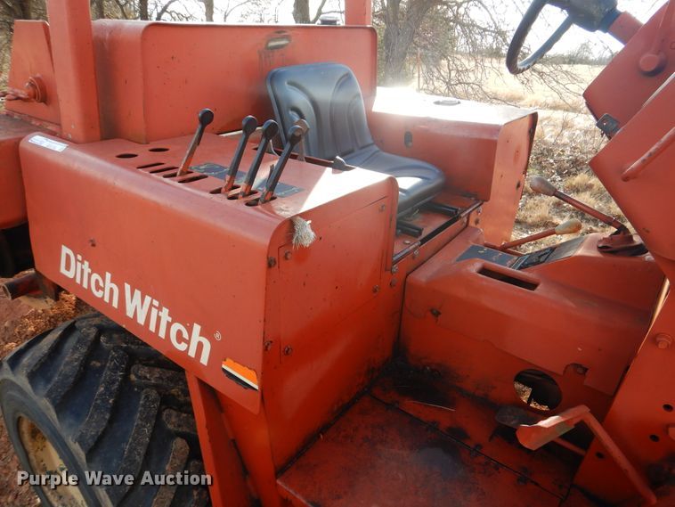 image for item GD9186 1994 Ditch Witch 5110 trencher