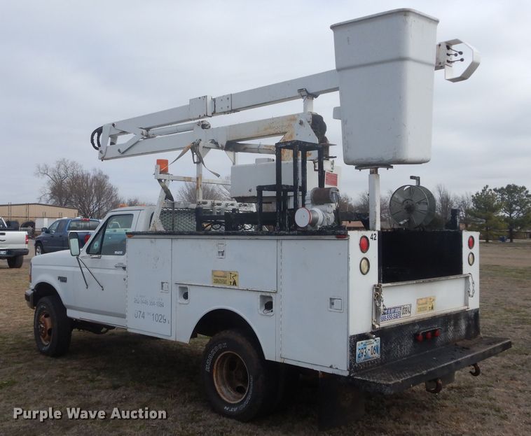 image for item GE9239 1996 Ford F350 Super Duty bucket truck