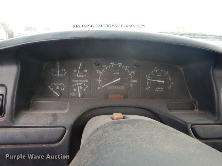 image for item GE9239 1996 Ford F350 Super Duty bucket truck