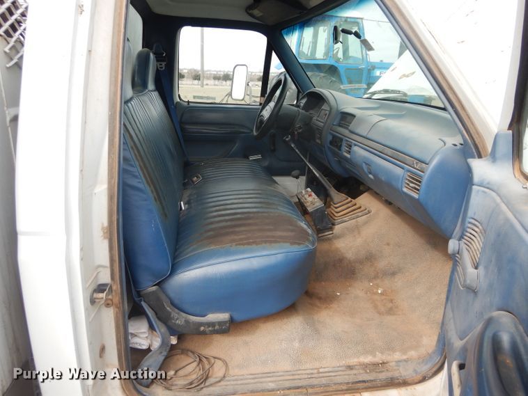 image for item GE9239 1996 Ford F350 Super Duty bucket truck