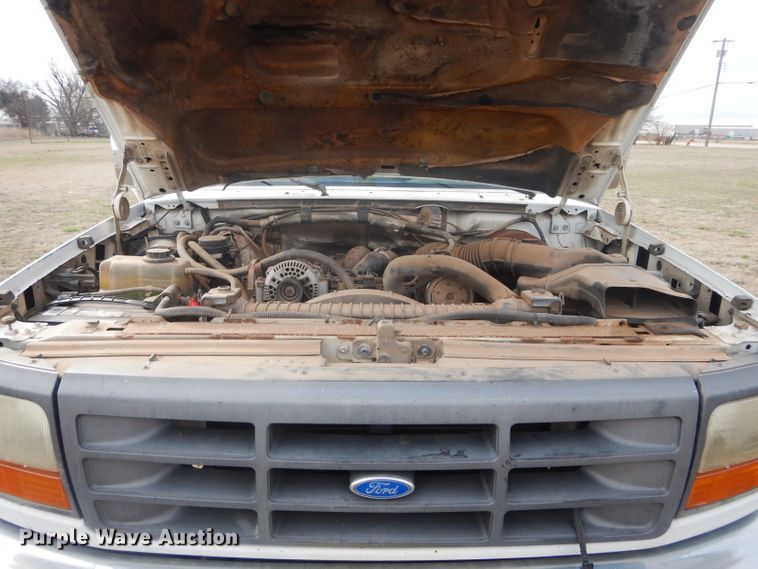 image for item GE9239 1996 Ford F350 Super Duty bucket truck