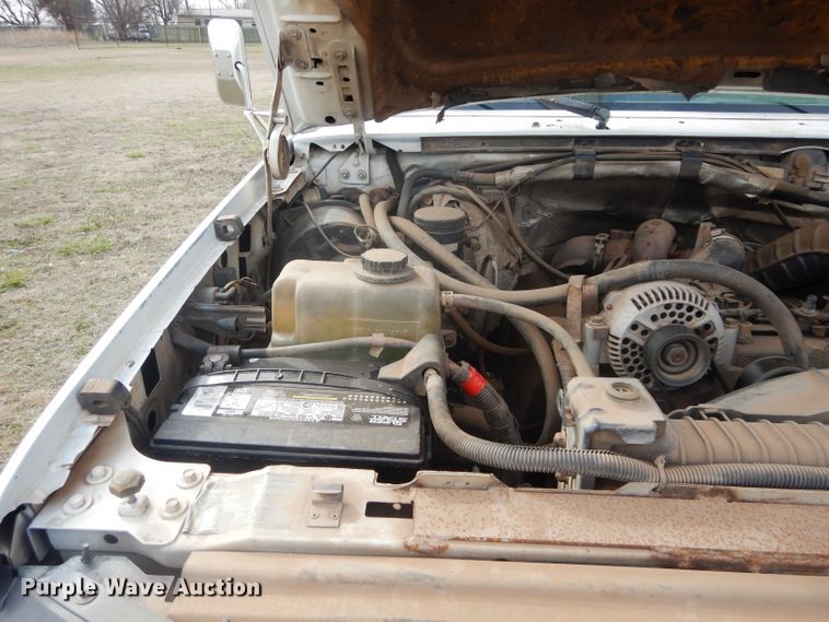 image for item GE9239 1996 Ford F350 Super Duty bucket truck