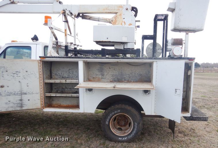 image for item GE9239 1996 Ford F350 Super Duty bucket truck
