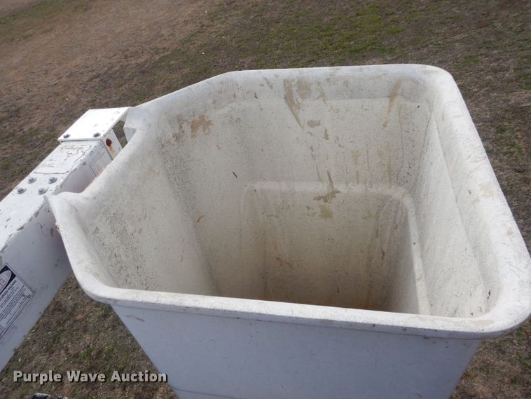 image for item GE9239 1996 Ford F350 Super Duty bucket truck