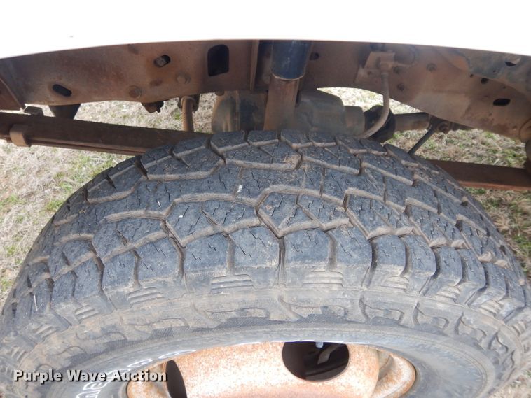 image for item GE9239 1996 Ford F350 Super Duty bucket truck