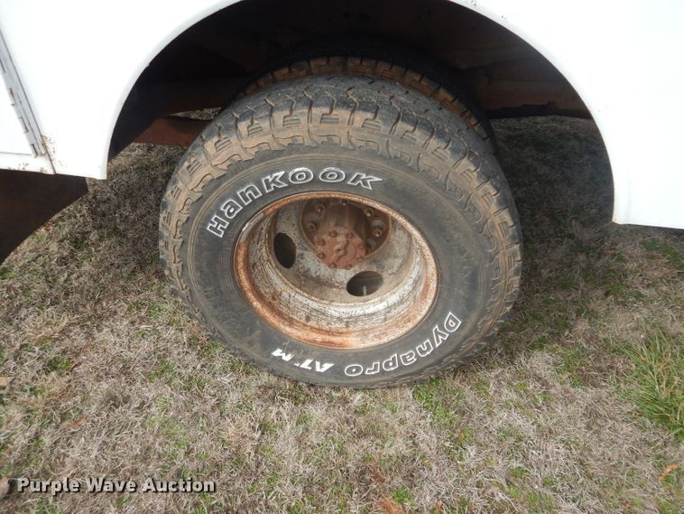 image for item GE9239 1996 Ford F350 Super Duty bucket truck