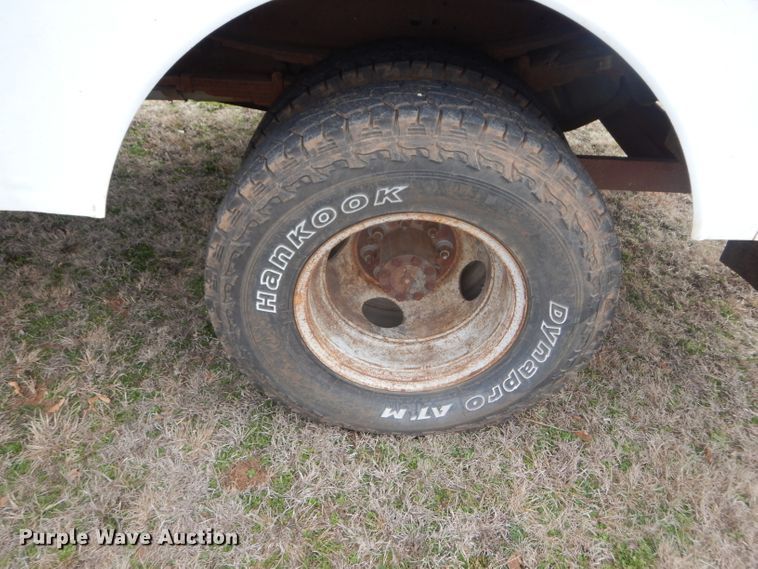 image for item GE9239 1996 Ford F350 Super Duty bucket truck