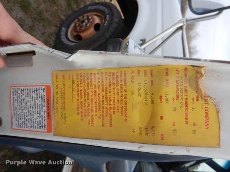 image for item GE9239 1996 Ford F350 Super Duty bucket truck