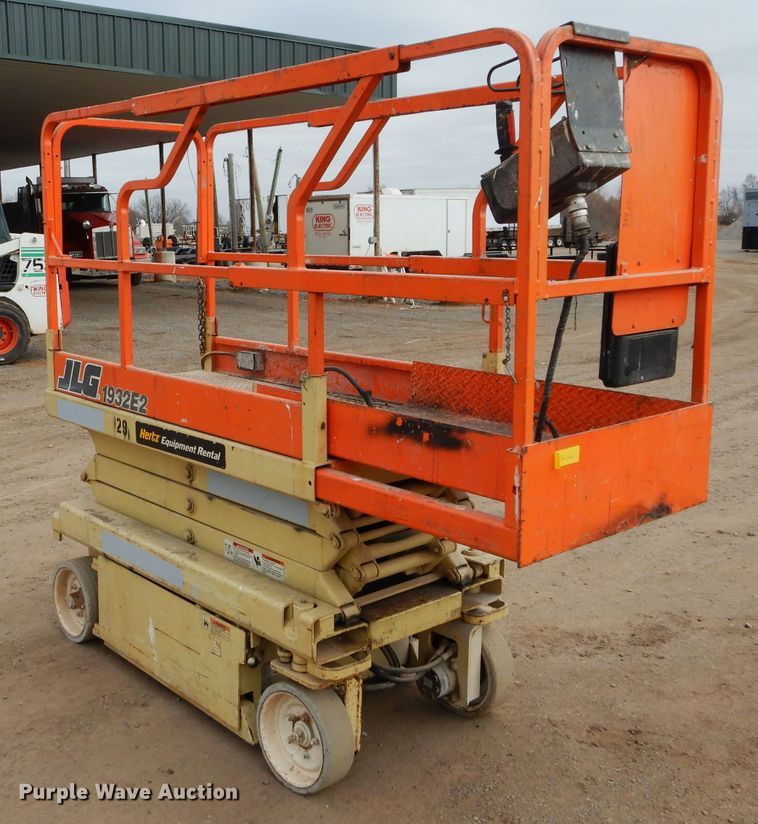 image for item GE9241 JLG 1932E2 scissor lift