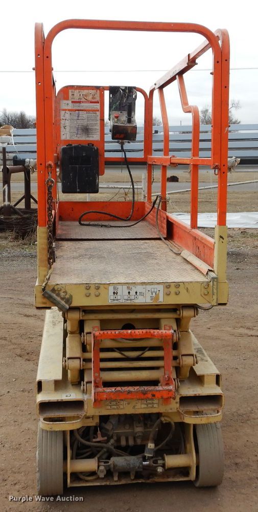 image for item GE9241 JLG 1932E2 scissor lift