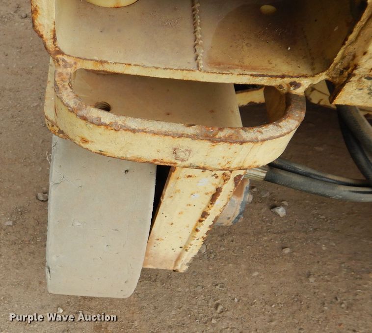 image for item GE9241 JLG 1932E2 scissor lift