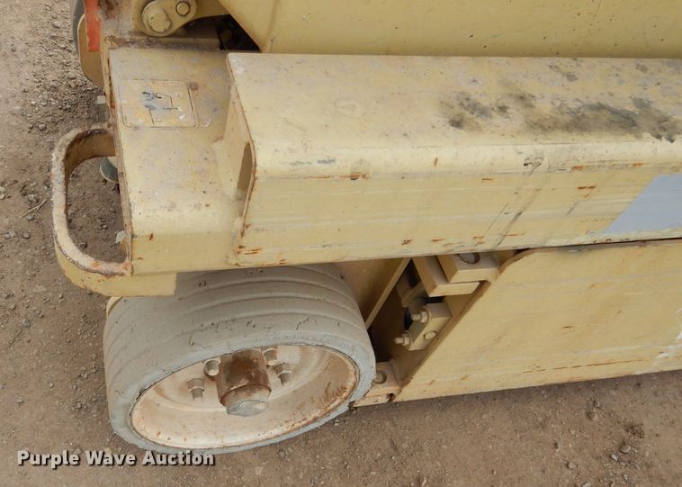 image for item GE9241 JLG 1932E2 scissor lift