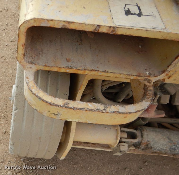 image for item GE9241 JLG 1932E2 scissor lift