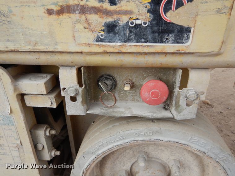 image for item GE9241 JLG 1932E2 scissor lift