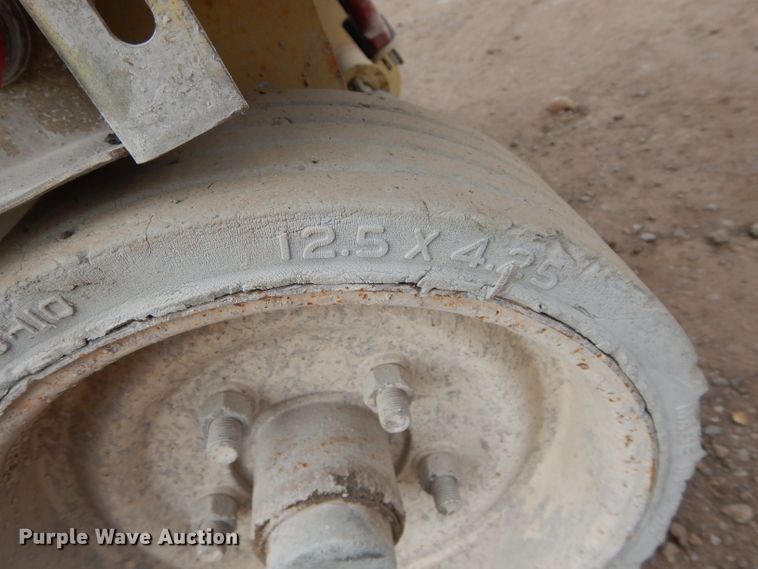 image for item GE9241 JLG 1932E2 scissor lift