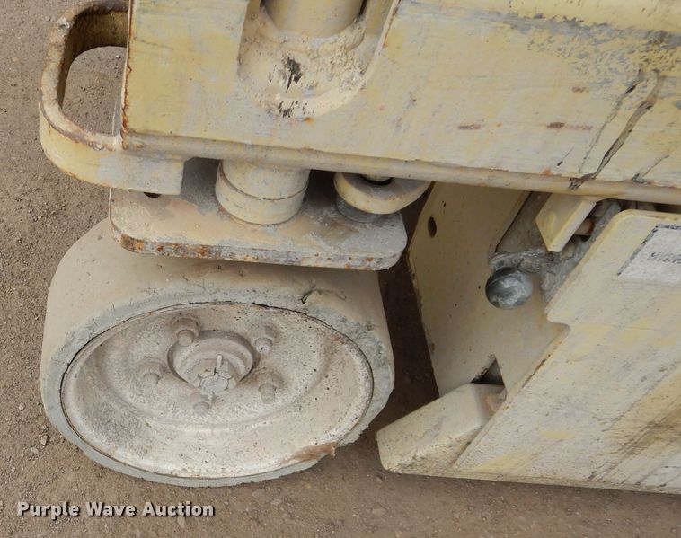 image for item GE9241 JLG 1932E2 scissor lift