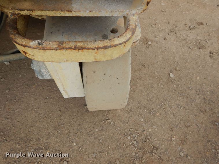 image for item GE9241 JLG 1932E2 scissor lift