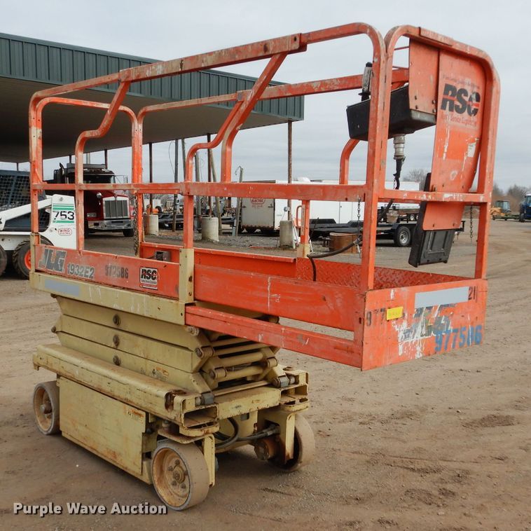 image for item GE9242 JLG 1932EC scissor lift