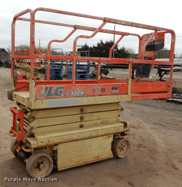 image for item GE9242 JLG 1932EC scissor lift