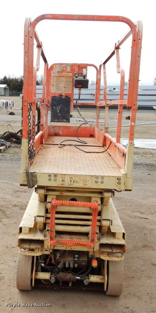 image for item GE9242 JLG 1932EC scissor lift
