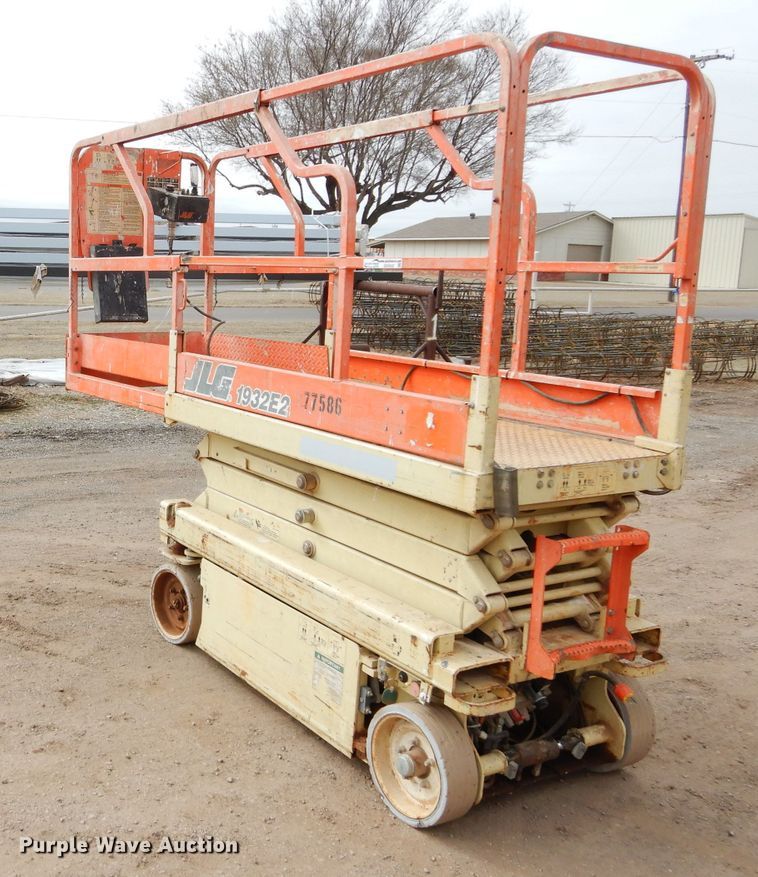 image for item GE9242 JLG 1932EC scissor lift