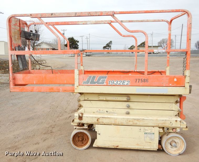 image for item GE9242 JLG 1932EC scissor lift
