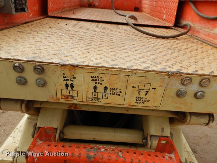 image for item GE9242 JLG 1932EC scissor lift