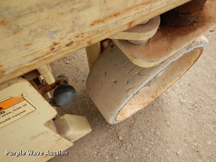 image for item GE9242 JLG 1932EC scissor lift