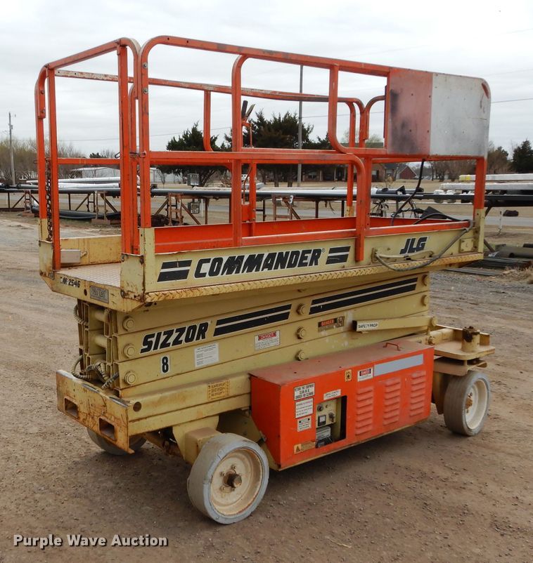 image for item GE9243 JLG Commander CM2546 scissor lift
