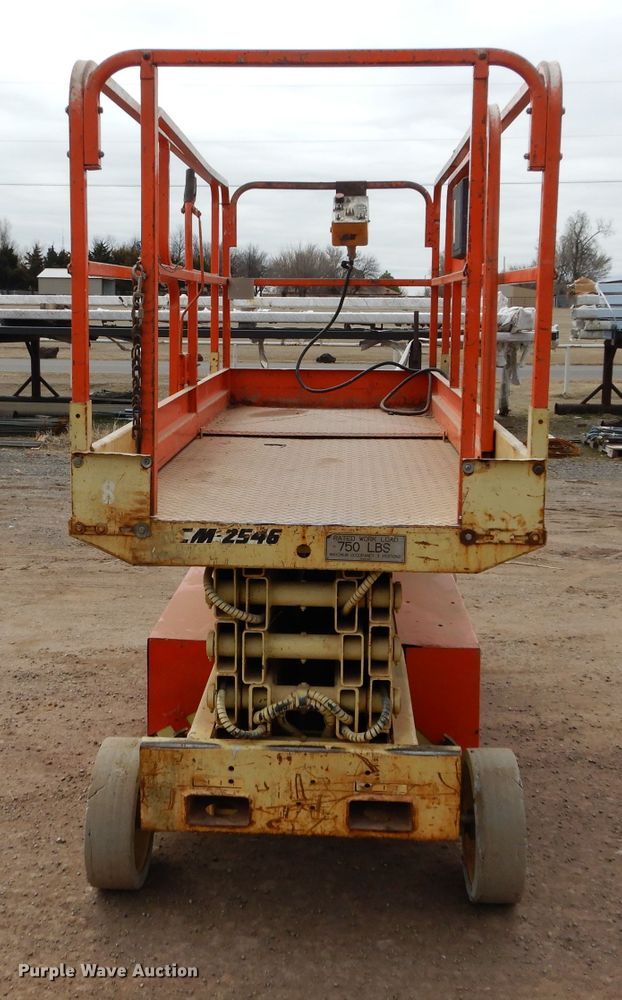 image for item GE9243 JLG Commander CM2546 scissor lift
