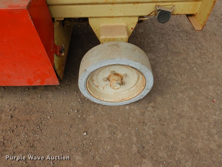 image for item GE9243 JLG Commander CM2546 scissor lift