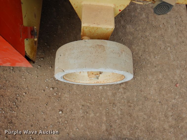 image for item GE9243 JLG Commander CM2546 scissor lift