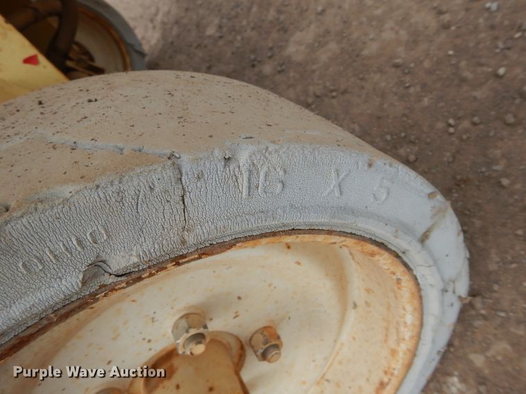 image for item GE9243 JLG Commander CM2546 scissor lift