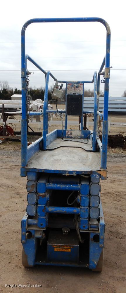 image for item GE9244 Up Right MX19 scissor lift