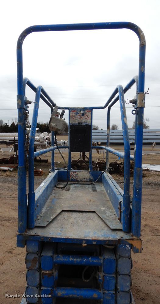 image for item GE9244 Up Right MX19 scissor lift