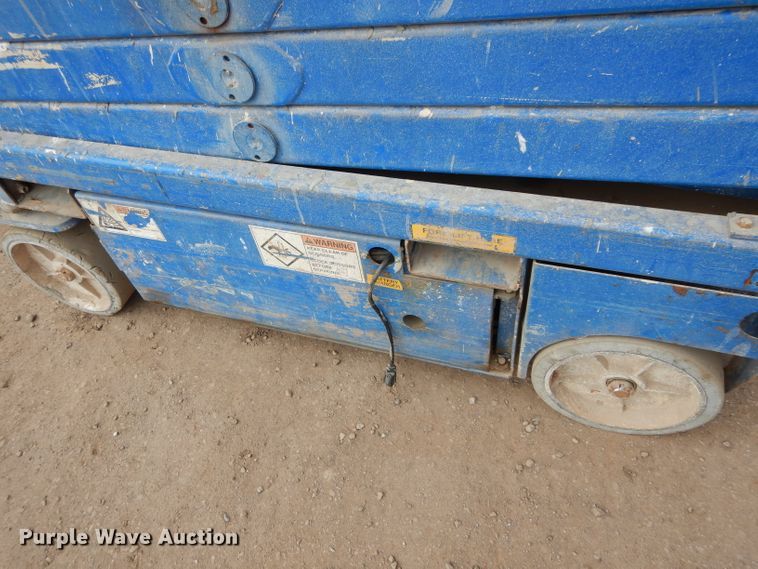 image for item GE9244 Up Right MX19 scissor lift