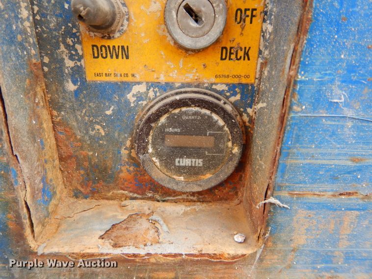 image for item GE9244 Up Right MX19 scissor lift