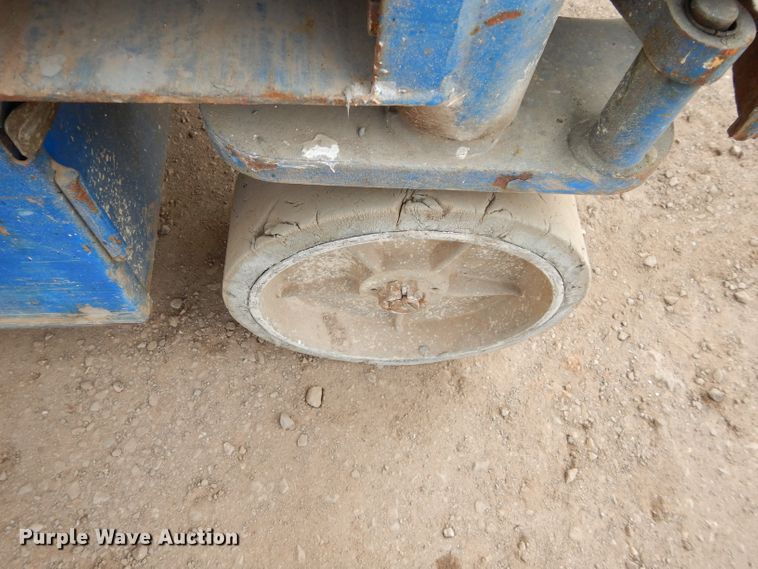 image for item GE9244 Up Right MX19 scissor lift